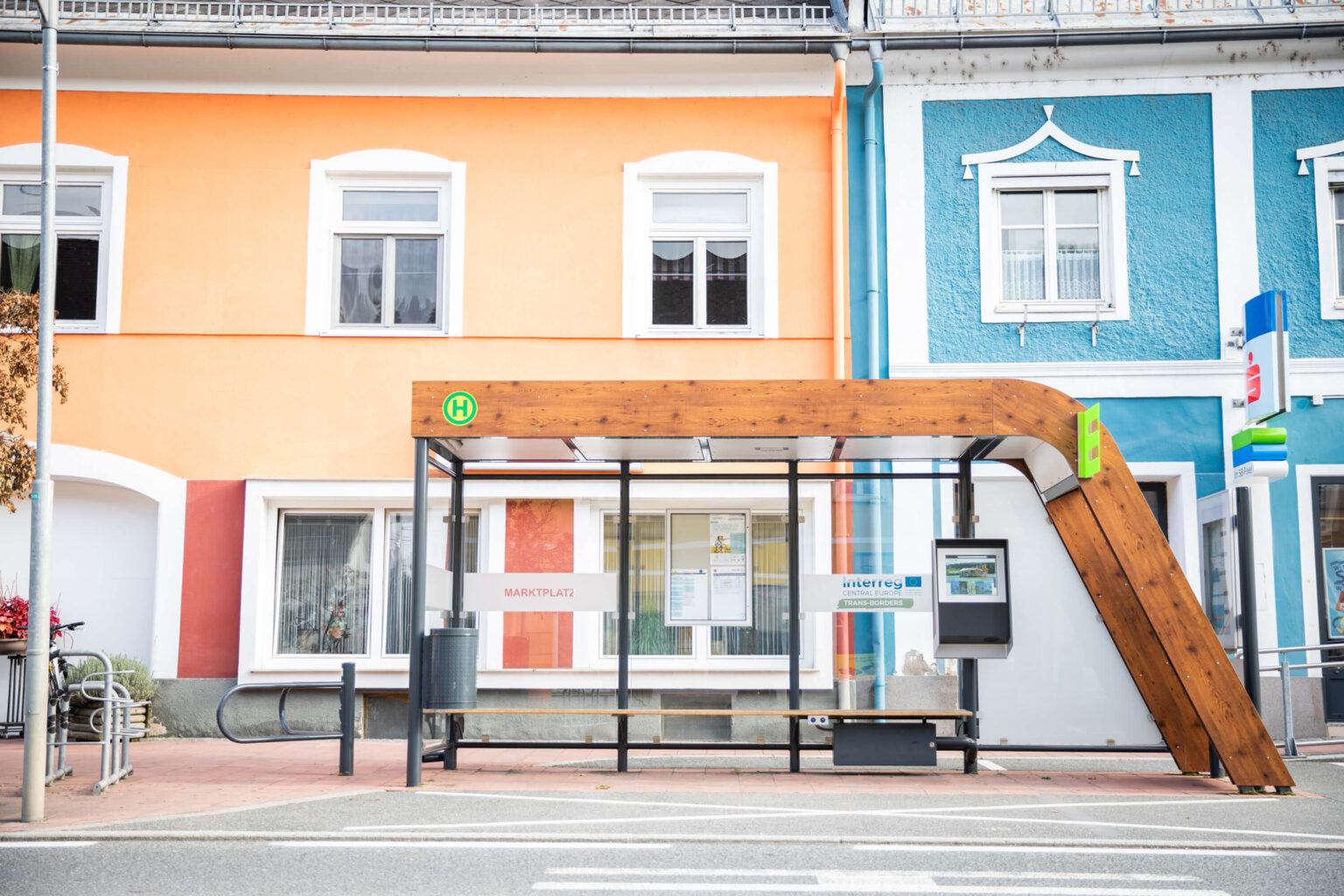 interreg bushaltestelle lavamuend madlin peko kaerntner linien