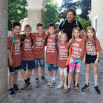 Volksschule Malta Schülerinnen mit Dir. Gerald Fellner Foto: Bacher Reisen Gernot Gleiss